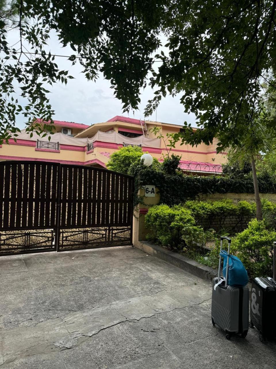 Casa Blanca Boutique Guest House Islamabad Bagian luar foto